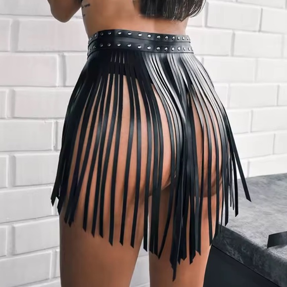 Black Silver Studded Asymmetrical Tassel Belt NEW - Picture 1 of 4